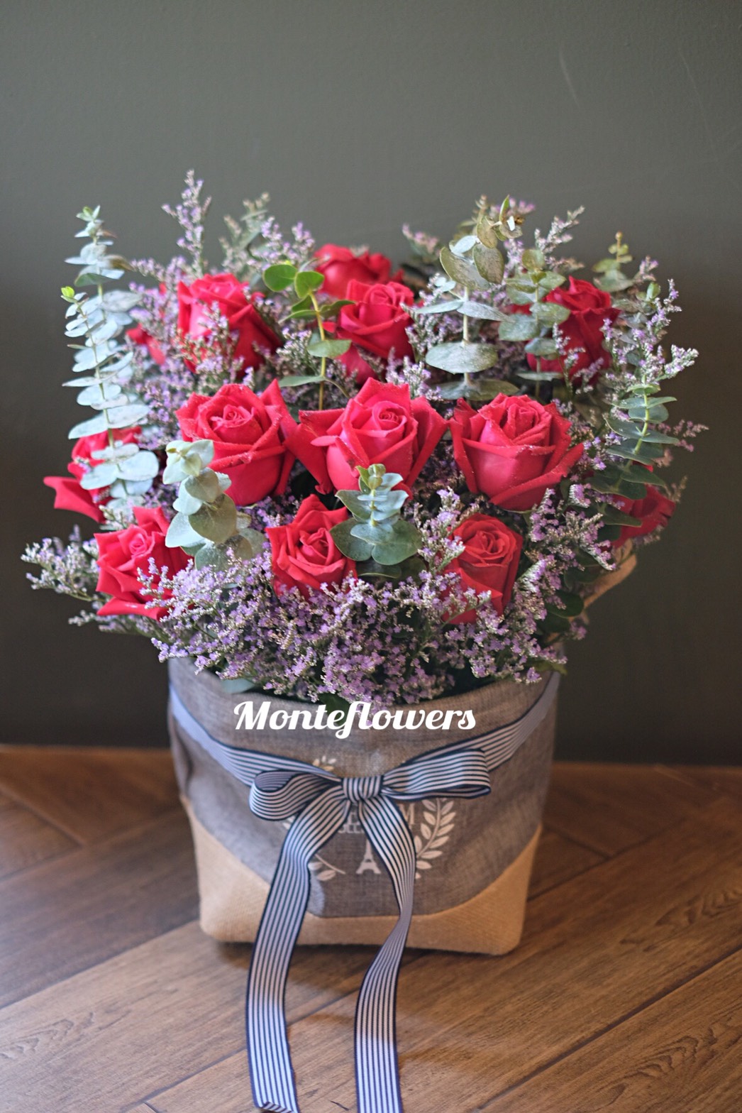 รหัสสินค้า 39    ดอกไม้เยี่ยมผู้ป่วย, ดอกไม้ประกอบไปด้วยดอกไม้โทนสีสดใส่ ให้ความรู้สึกผ่อนคล้ายและเป็นกำลังใจให้ผุ้ป่วยอย่างดีเยี่ยม ส่งฟรัเขต กทม